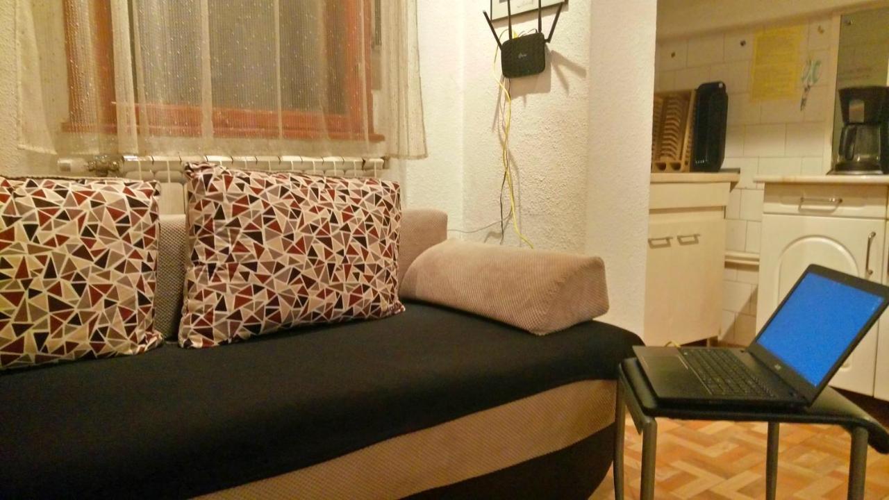 בוקרשט One Bedroom Apartment French Embassy מראה חיצוני תמונה