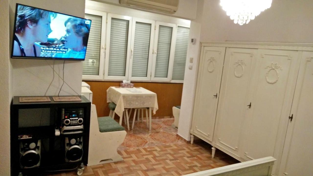 בוקרשט One Bedroom Apartment French Embassy מראה חיצוני תמונה