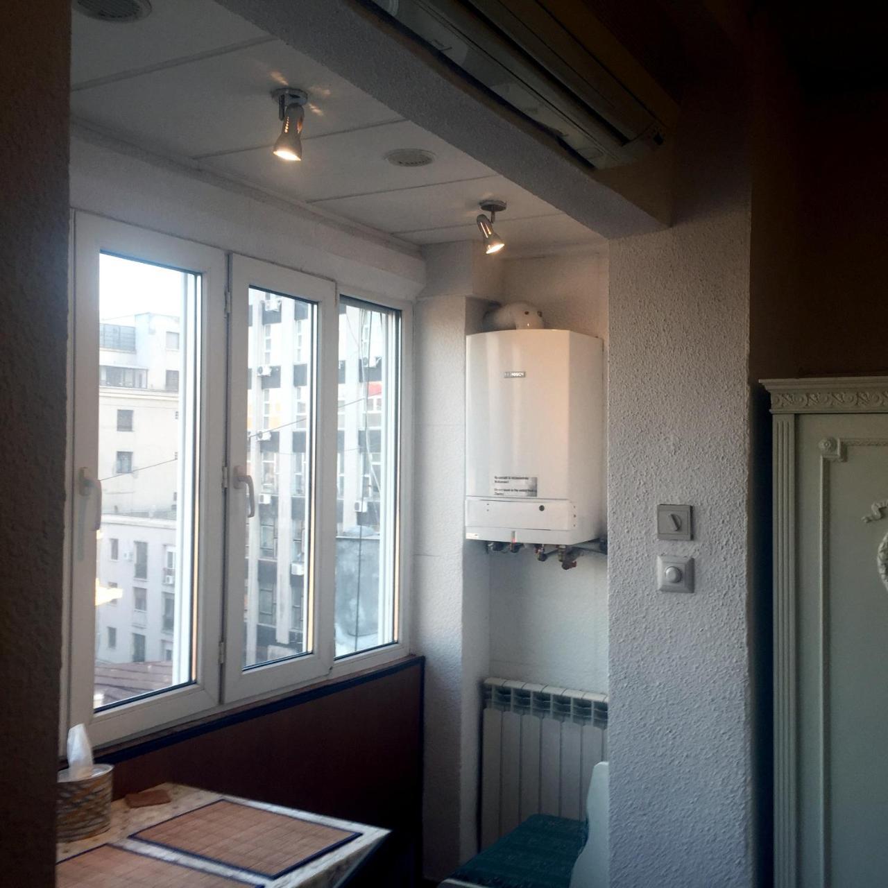 בוקרשט One Bedroom Apartment French Embassy מראה חיצוני תמונה
