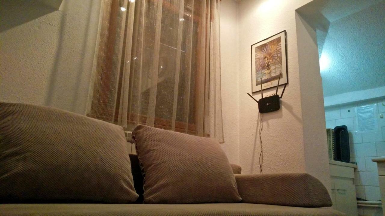 בוקרשט One Bedroom Apartment French Embassy מראה חיצוני תמונה